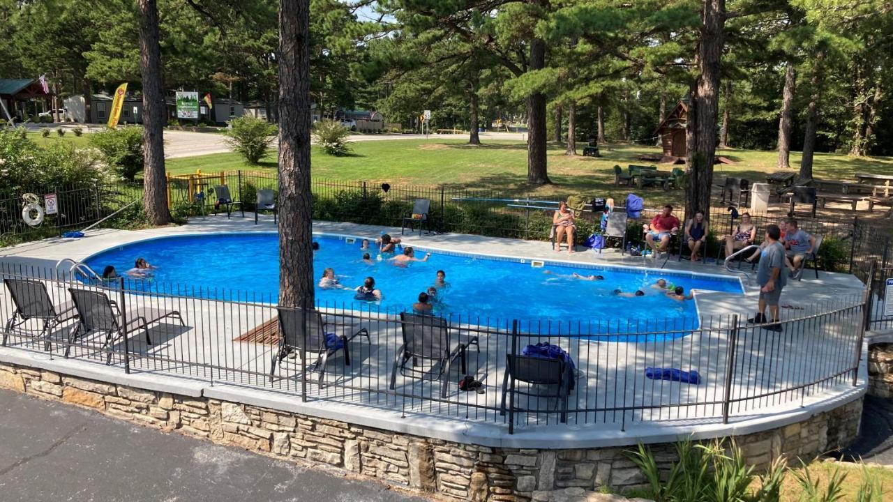 Country Mountain Inn Eureka Springs Exterior photo