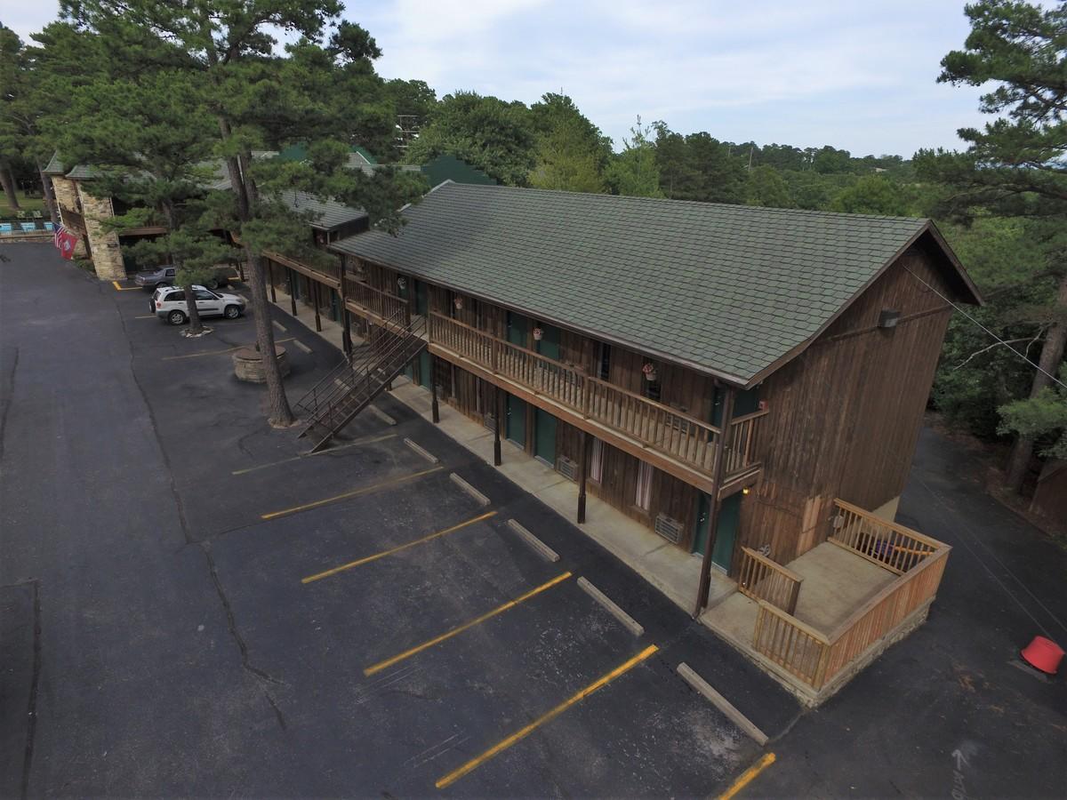 Country Mountain Inn Eureka Springs Exterior photo