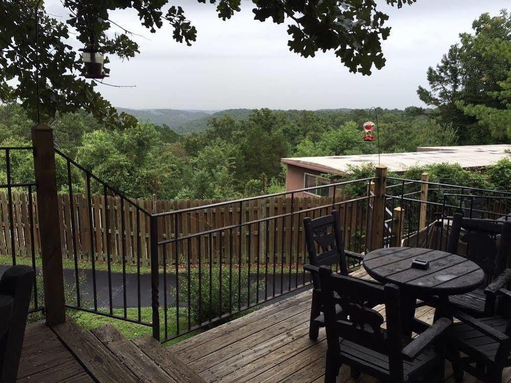 Country Mountain Inn Eureka Springs Exterior photo